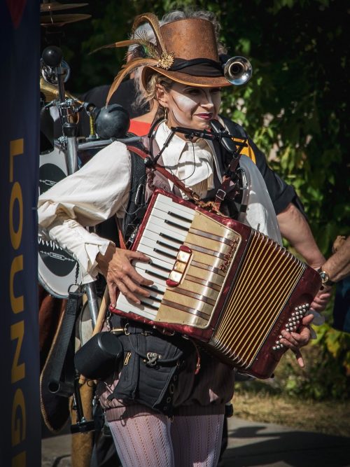 Femme orchestre